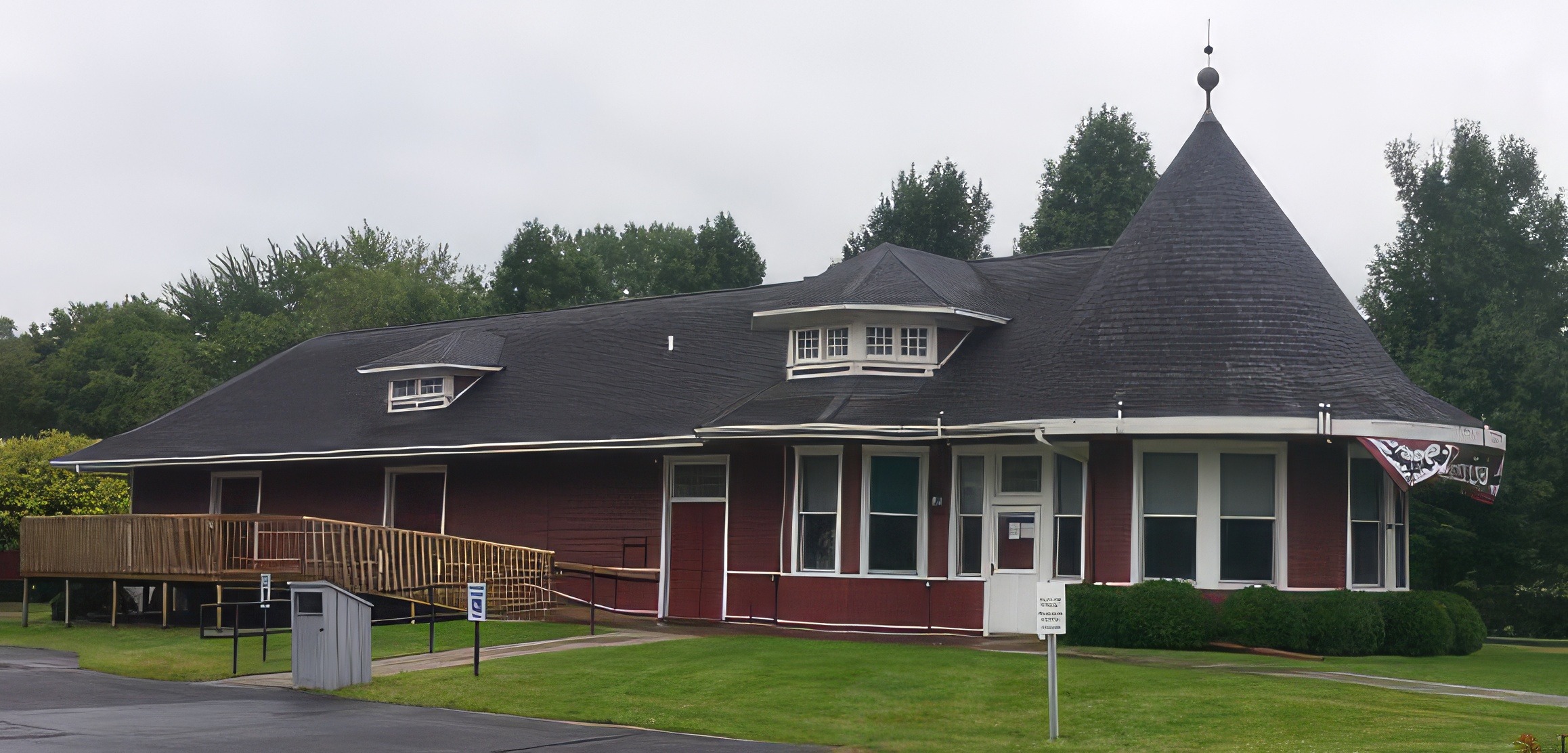 boston-saranac-historical-depot
